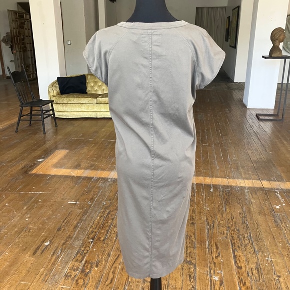 Everlane, olive green short sleeve T-shirt dress - Picture 3 of 6